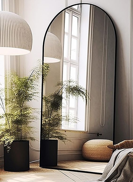 Grand miroir Pinterest avec support et cadre doré